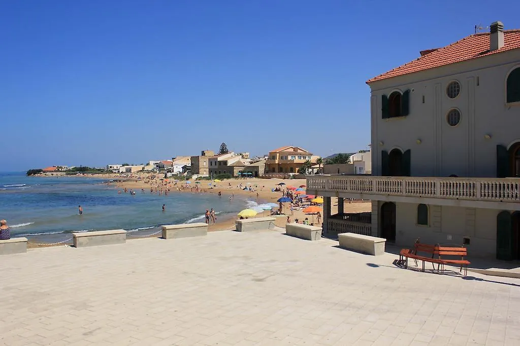 Appartamenti Pomelia Punta Secca Italy