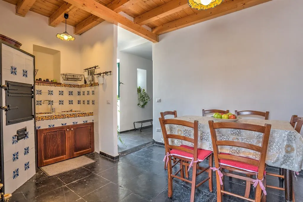 Appartamenti Pomelia Punta Secca Apartment
